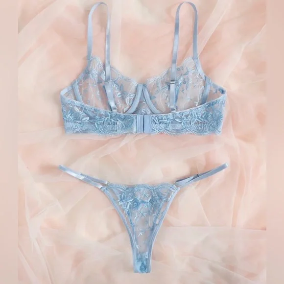 NWOT Elegant Blue Floral Lace Lingerie Set! - Picture 2 of 9